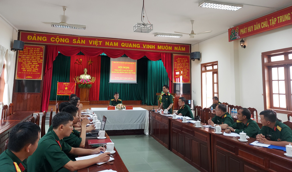 Ban CHQS huyện Đạ Tẻh tổng kết việc thực hiện Luật Sĩ quan