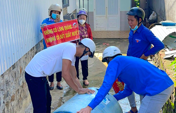 Bảo Lâm: Ra quân diệt loăng quăng phòng chống sốt xuất huyết