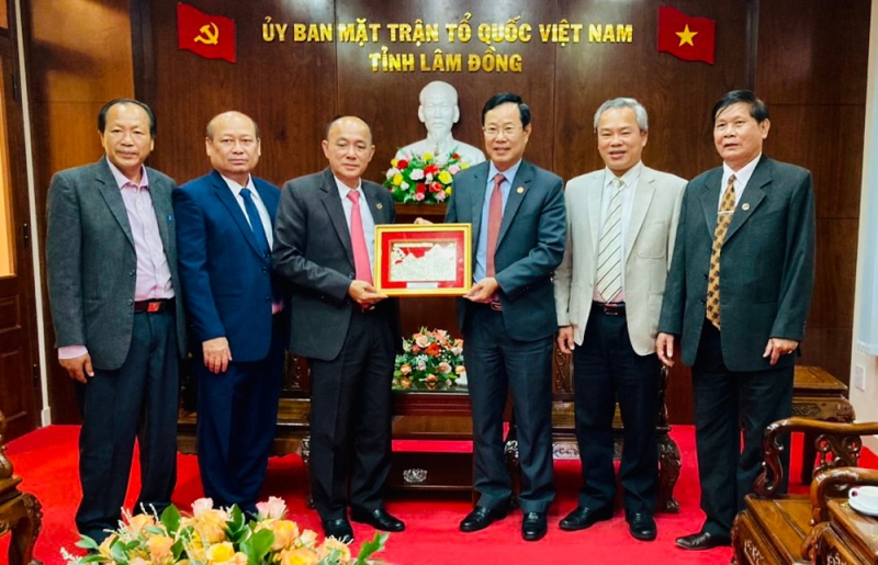Đoàn đại biểu tỉnh Champasak - nước CHDCND Lào đến thăm và làm việc với Ủy ban MTTQ tỉnh Lâm Đồng