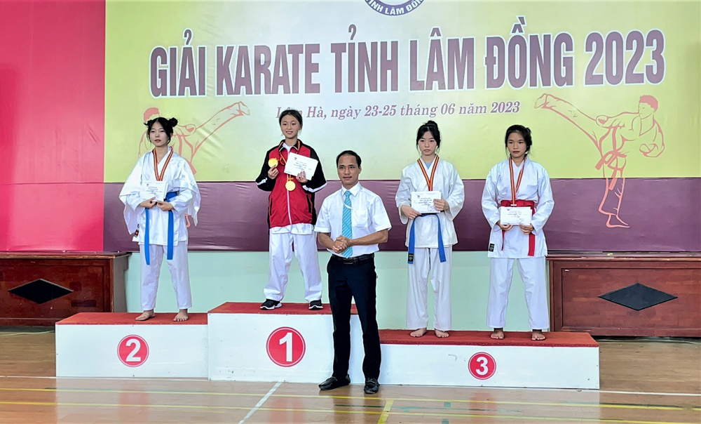 Lâm Hà đứng đầu toàn đoàn tại giải Karate tỉnh Lâm Đồng năm 2023