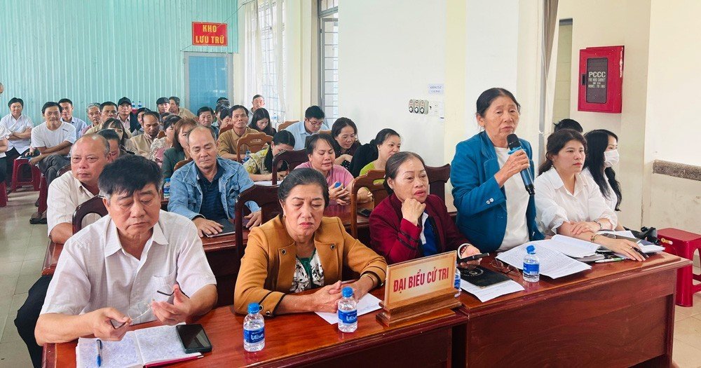 Đoàn ĐBQH khoá XV tỉnh Lâm Đồng tiếp xúc cử tri sau Kỳ họp thứ 5