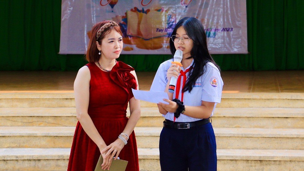 Nhà thơ Bảo Ngọc: Tôi muốn góp phần làm đẹp tiếng Việt