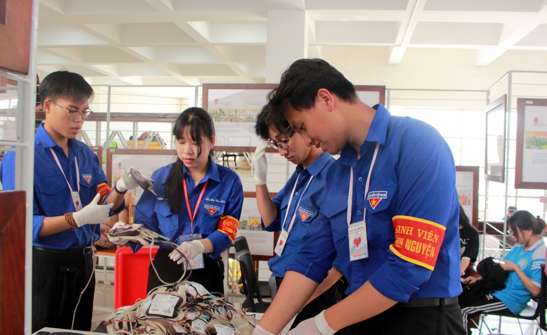 Sinh viên Trường Đại học Đà Lạt tham gia hiến máu tình nguyện