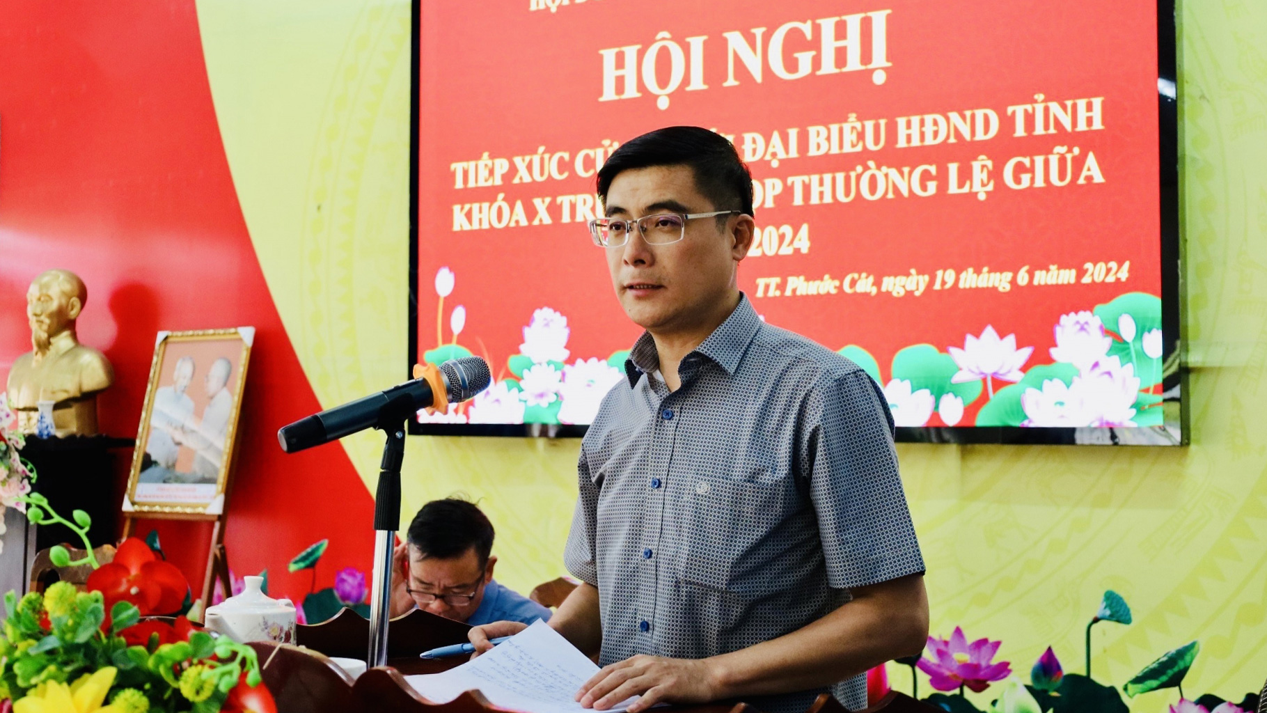 Phó Chủ tịch HĐND tỉnh Nguyễn Khắc Bình tiếp thu, ghi nhận và giải trình các kiến nghị của cử tri thuộc thẩm quyền