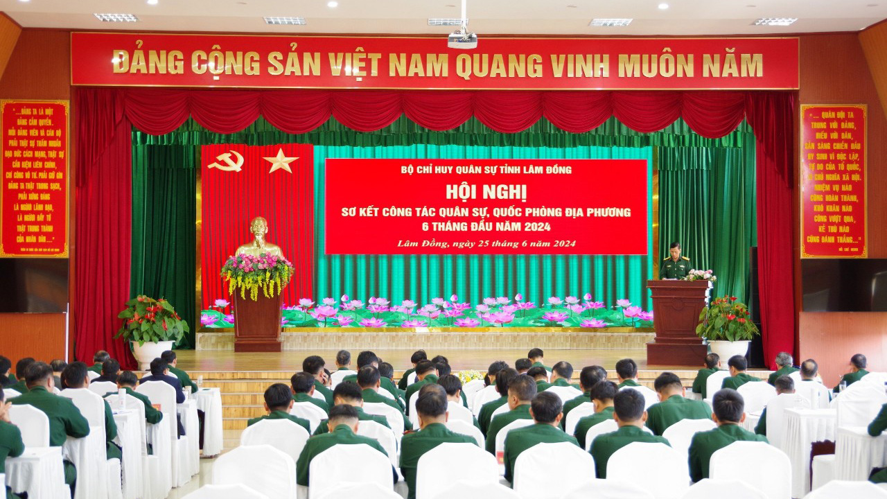 Quang cảnh hội nghị