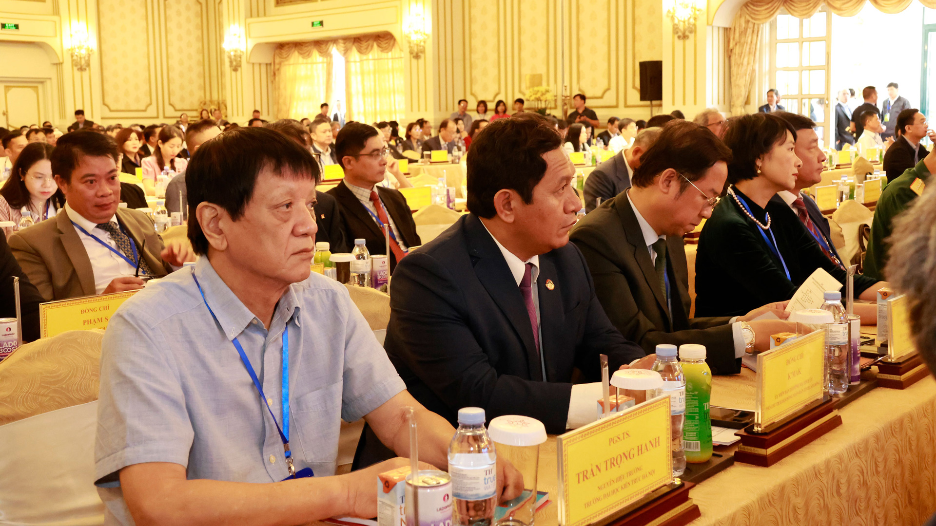 Lãnh đạo Chính phủ, các bộ, ngành Trung ương, lãnh đạo tỉnh Lâm Đồng và các tỉnh Tây Nguyên dự hội nghị