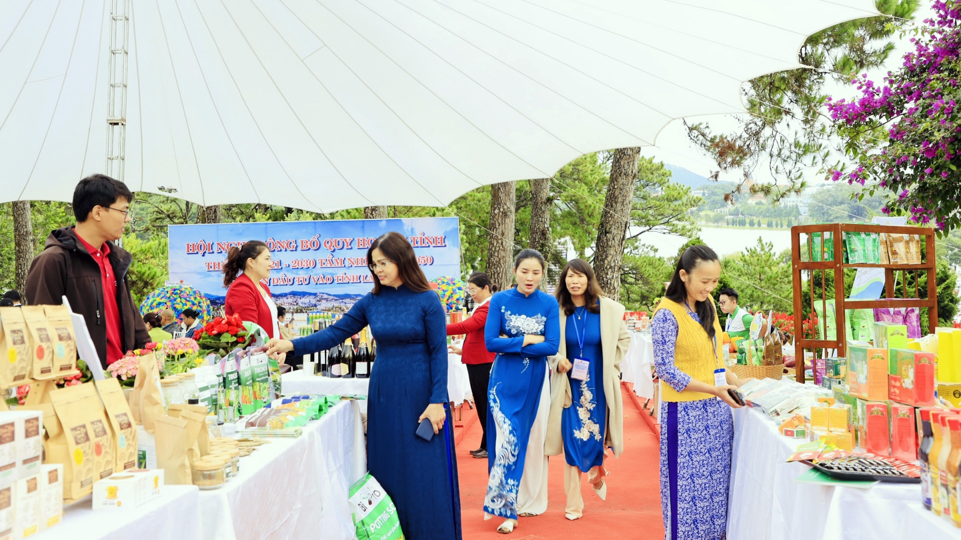 30 đơn vị quảng bá giới thiệu sản phẩm trong Hội nghị Công bố Quy hoạch tỉnh Lâm Đồng và Vùng Tây Nguyên
