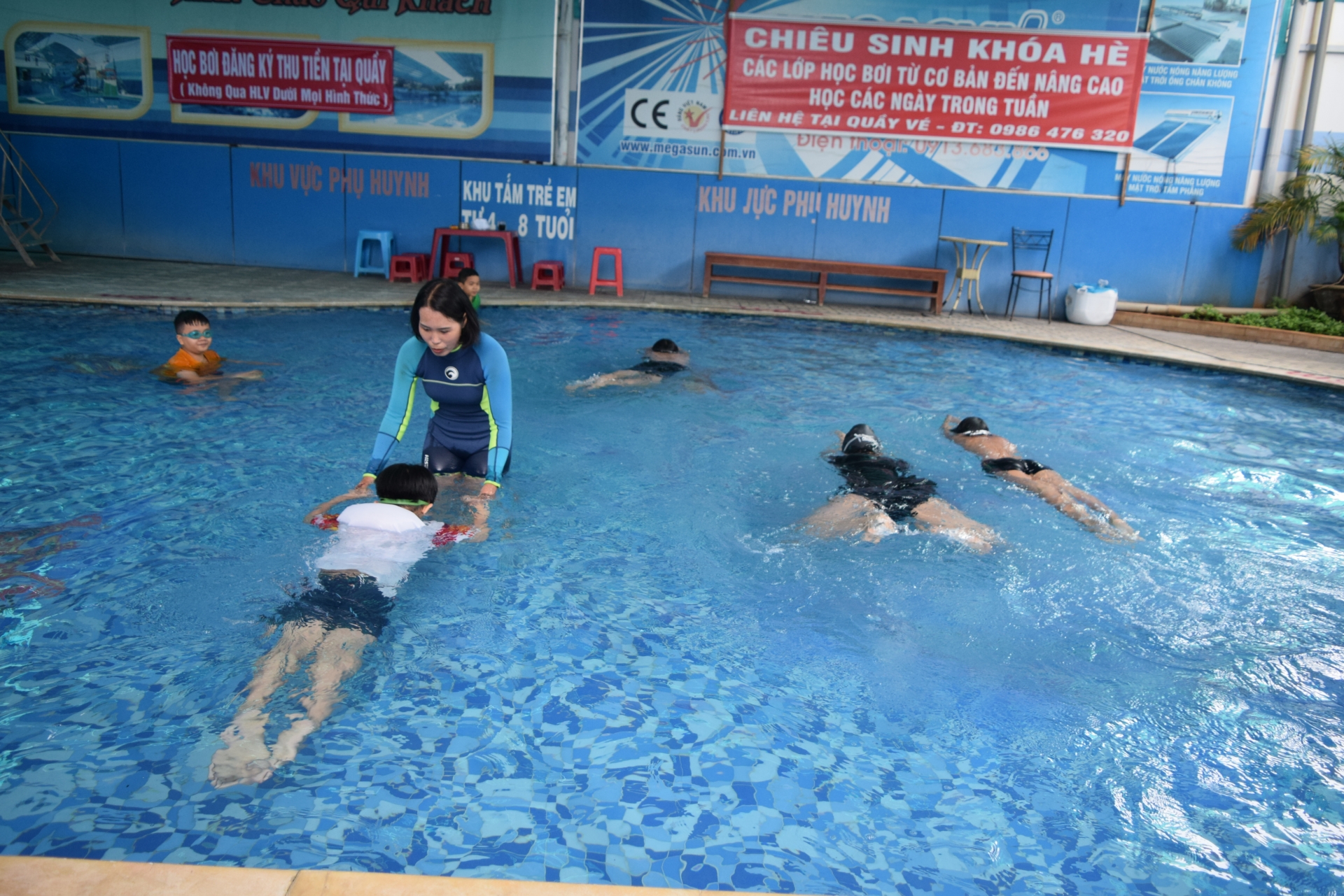Đức Trọng tổ chức lớp huấn luyện bơi an toàn cho trẻ em