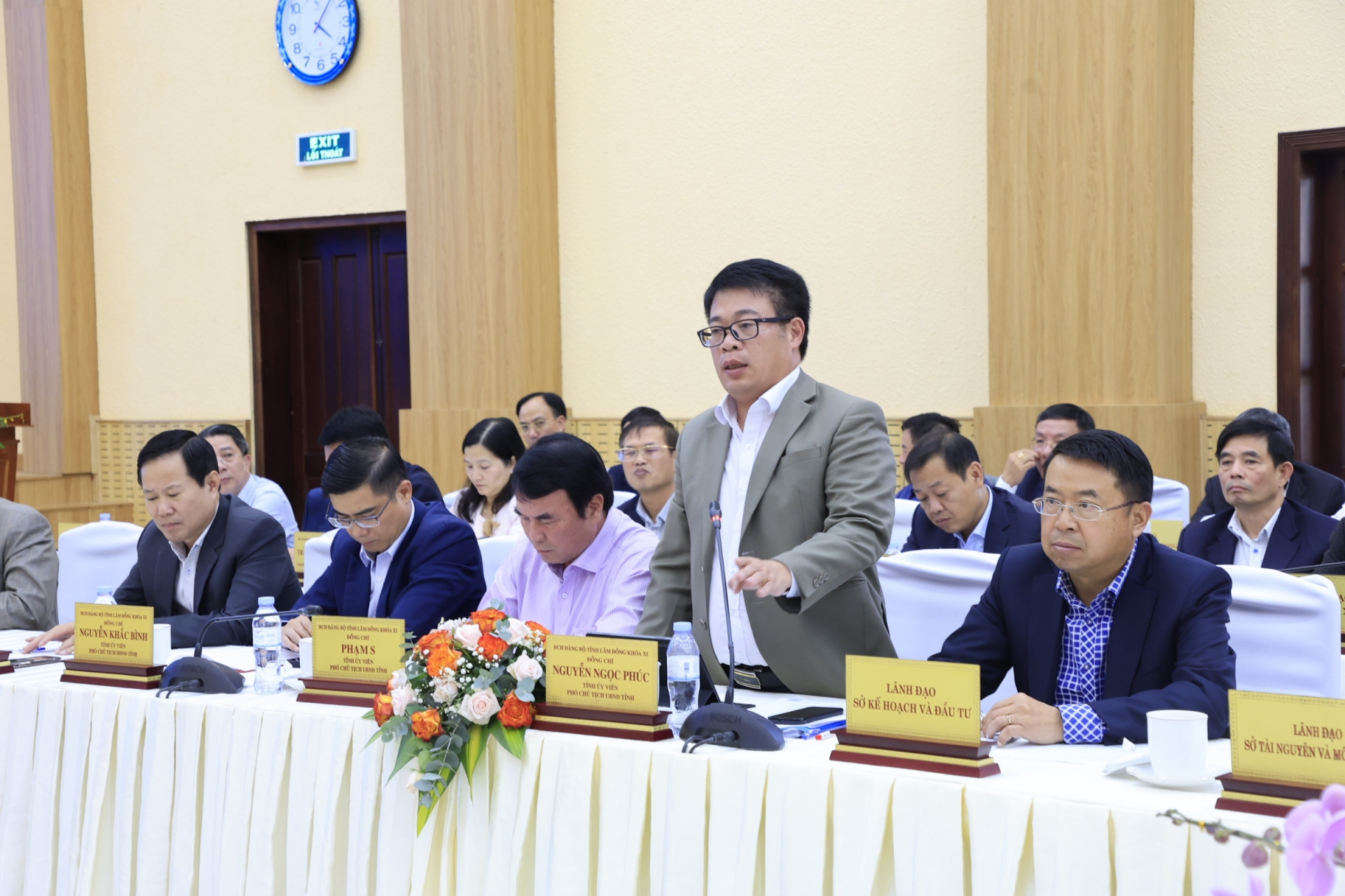 Phó Chủ tịch UBND tỉnh Nguyễn Ngọc Phúc trả lời doanh nghiệp về các quy định theo Luật Đất đai, Luật Khai thác khoáng sản…