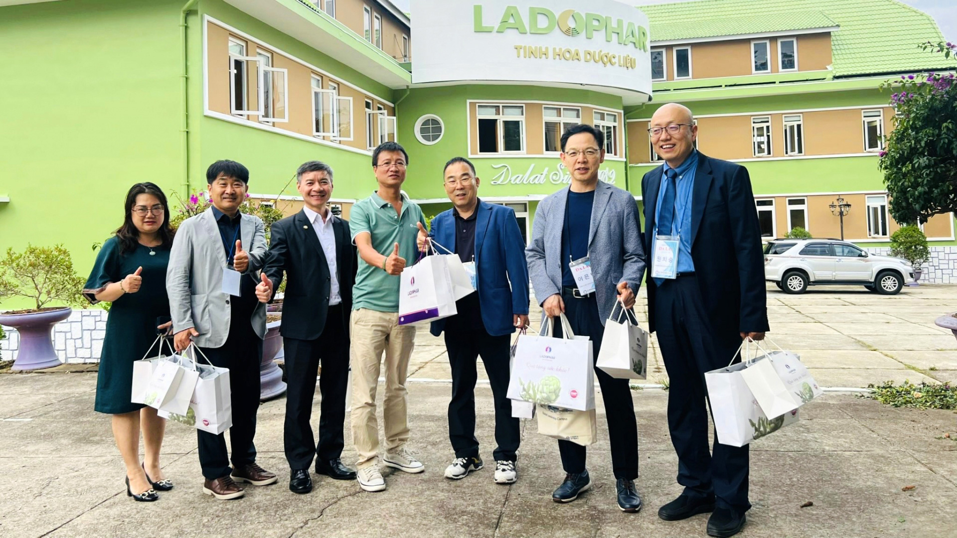 Đoàn công tác KOVECA thăm quan và tìm hiểu các sản phẩm của Công ty CP Dược Lâm Đồng (Ladophar)