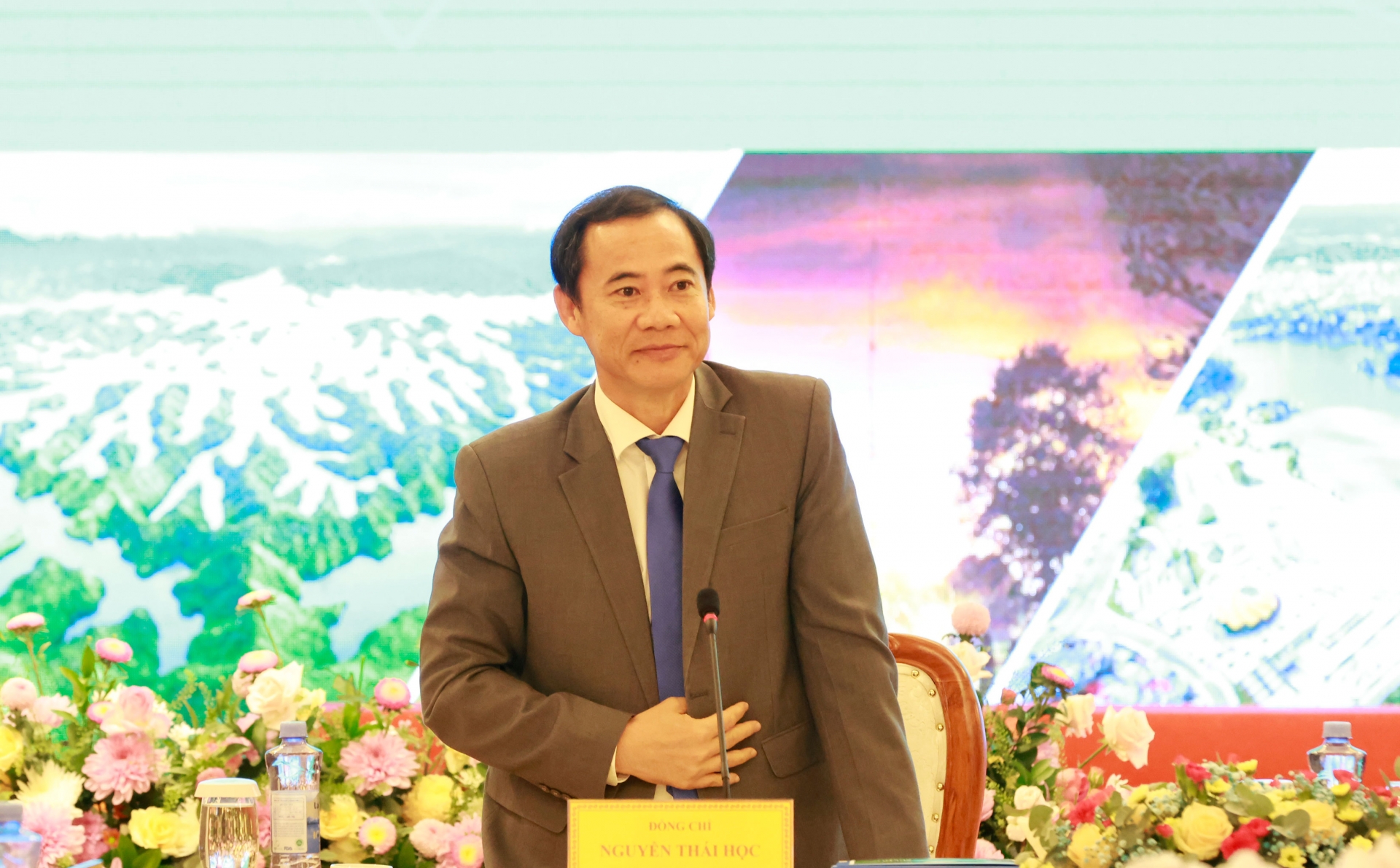 Quyền Bí thư Tỉnh ủy Lâm Đồng Nguyễn Thái Học phát biểu tại Hội nghị