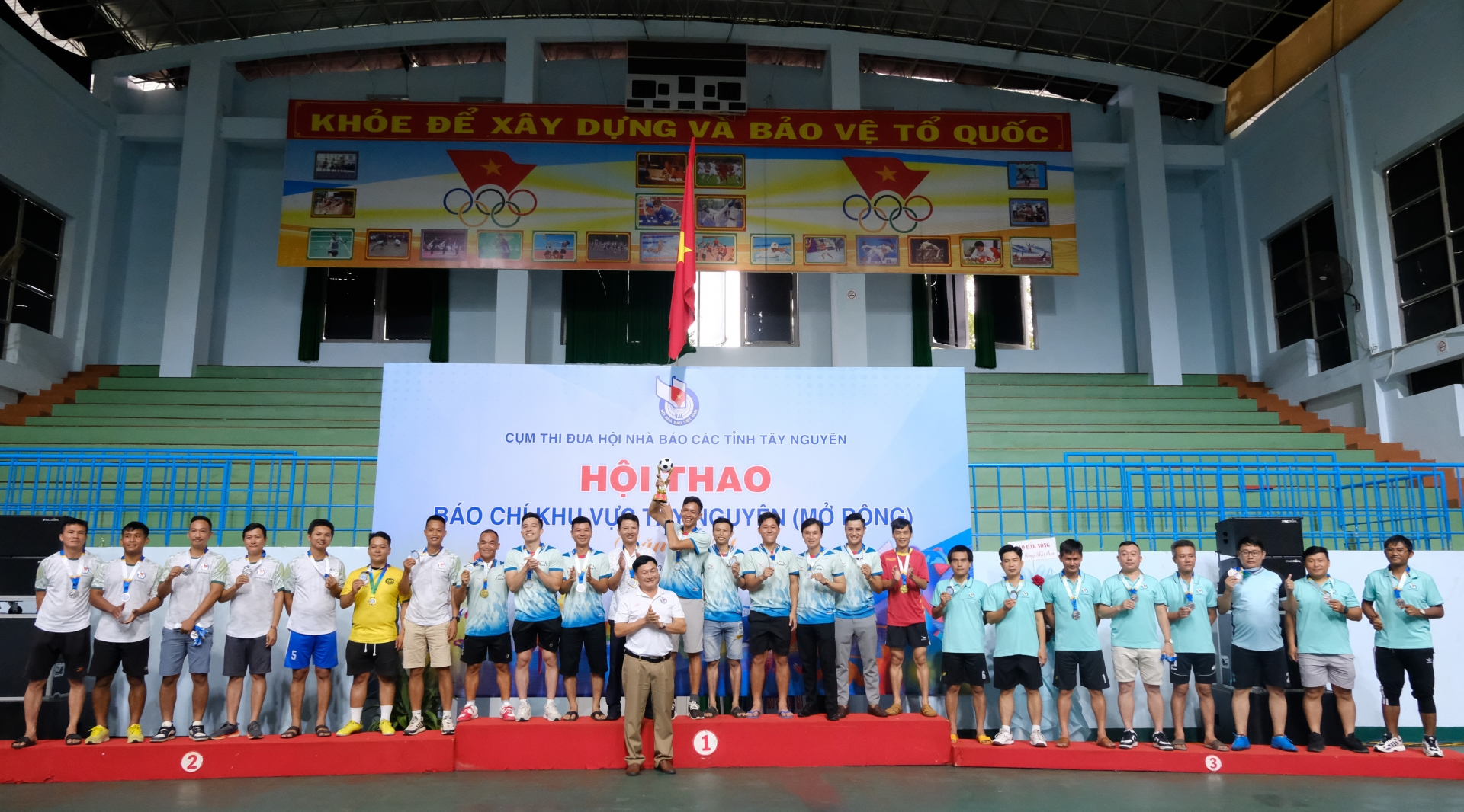 Đội bóng đá Hội nhà báo tỉnh Đăk Nông lên ngôi vô địch
