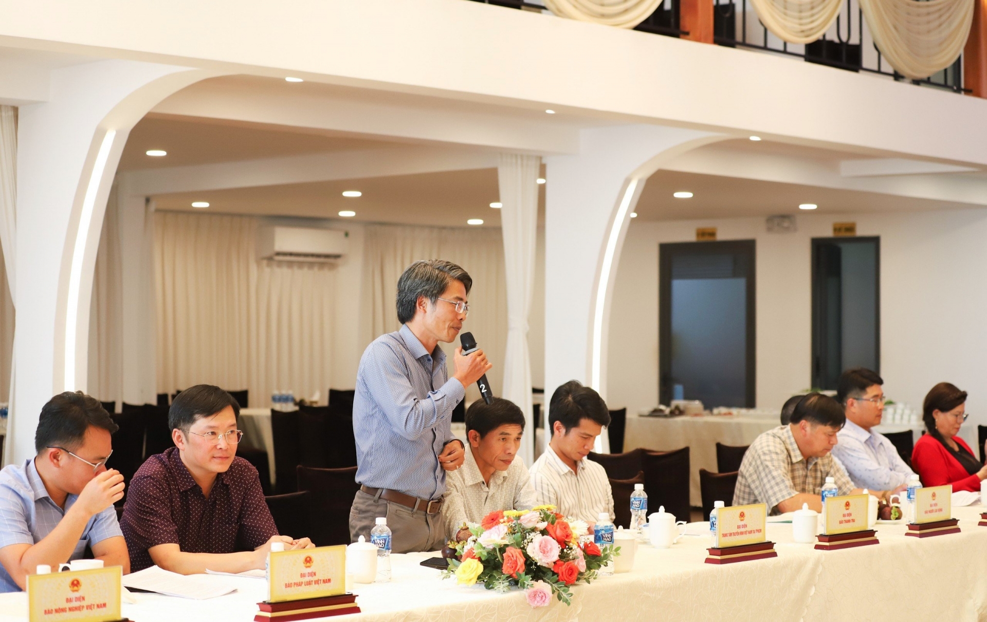 Nhà báo Mai Văn Bảo - Báo Nhân dân đóng góp ý kiến tại buổi gặp mặt