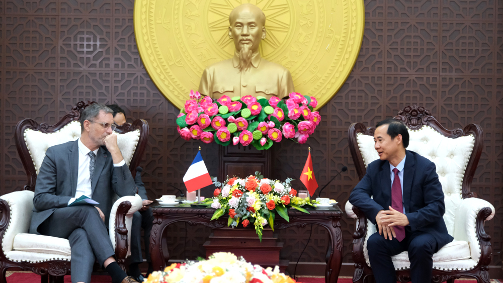 Quyền Bí thư Tỉnh ủy Lâm Đồng Nguyễn Thái Học tiếp xã giao Đại sứ nước Cộng hòa Pháp tại Việt Nam