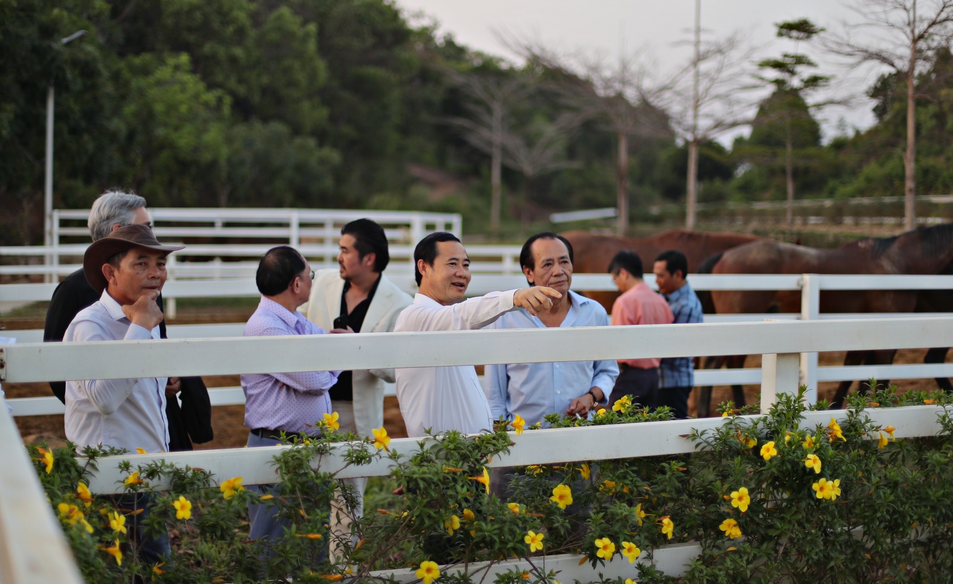Đồng chí Nguyễn Thái Học - Quyền Bí thư Tỉnh ủy Lâm Đồng kiểm tra tiến độ thực hiện dự án trong chuyến công tác và làm việc tại 3 huyện phía Nam.