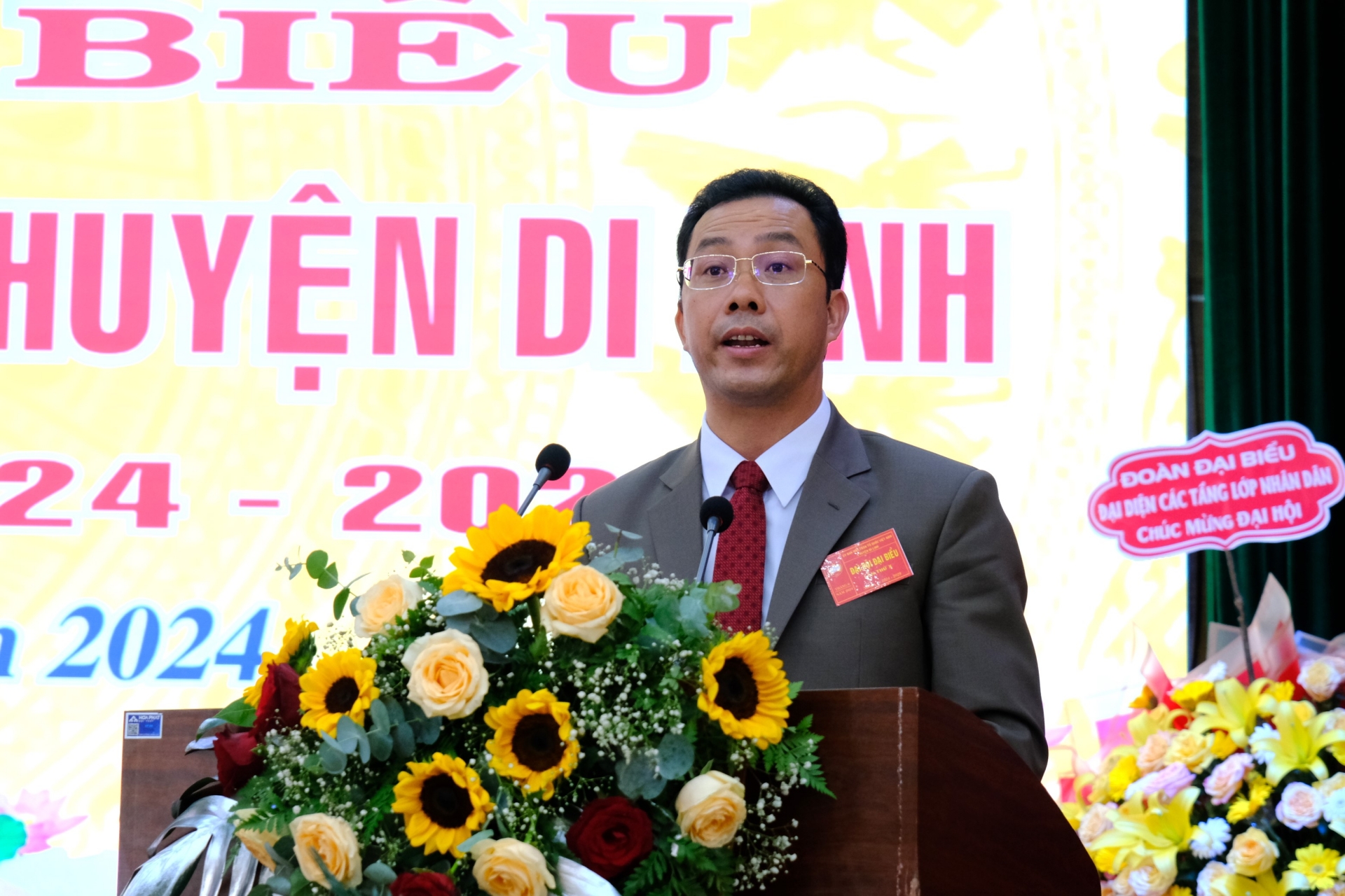 Ông Hồ Sỹ Huy - Chủ tịch Ủy ban MTTQ Việt Nam huyện Di Linh khóa X, nhiệm kỳ 2024 - 2029 phát biểu bế mạc Đại hội