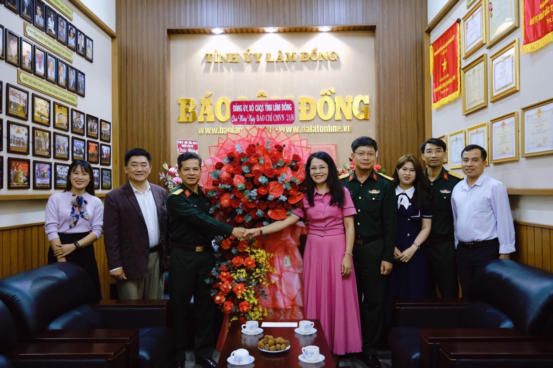 Lãnh đạo Bộ Chỉ huy quân sự tỉnh thăm, chúc mừng Báo Lâm Đồng