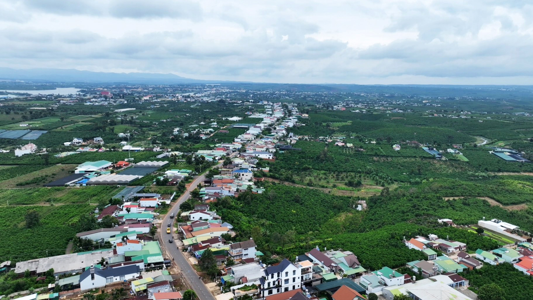 Toàn huyện Bảo Lâm có hơn 51.200 ha nằm trong ranh quy hoạch khoáng sản theo Quyết định 866 của Thủ tướng Chính phủ, trong đó thị trấn Lộc Thắng có diện tích quy hoạch khoáng sản chiếm 75,36% diện tích tự nhiên
