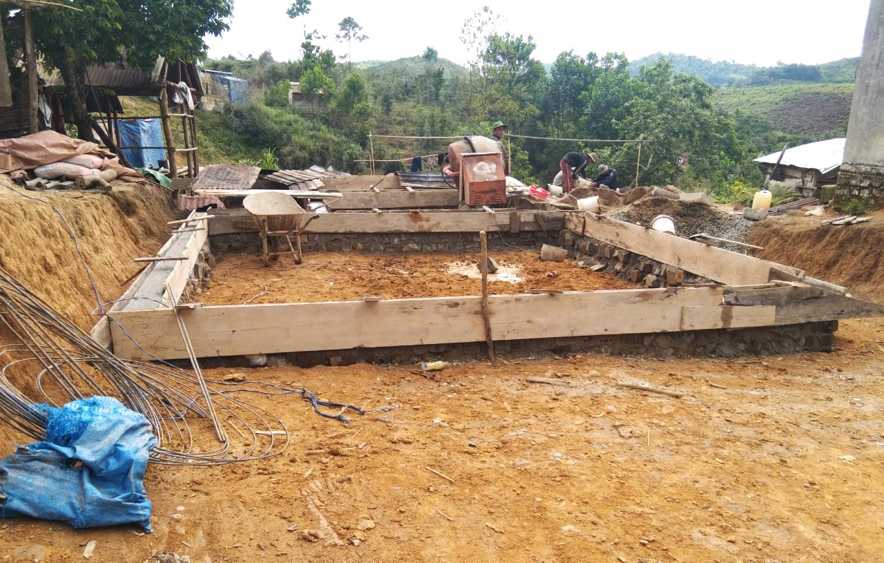 Căn nhà của gia đình ông KTàng (xã Đắk Plao, huyện Đắk Glong) được khởi Công ty Thủy điện Đồng Nai hỗ trợ kinh phí khởi công xây dựng