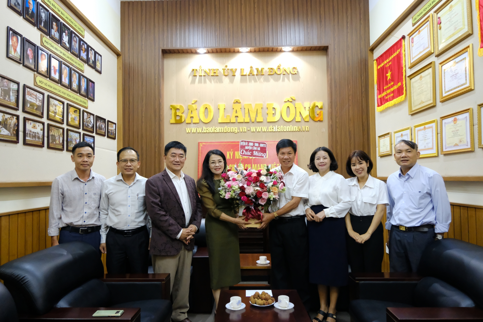 Lãnh đạo Huyện Lâm Hà chúc mừng Báo Lâm Đồng