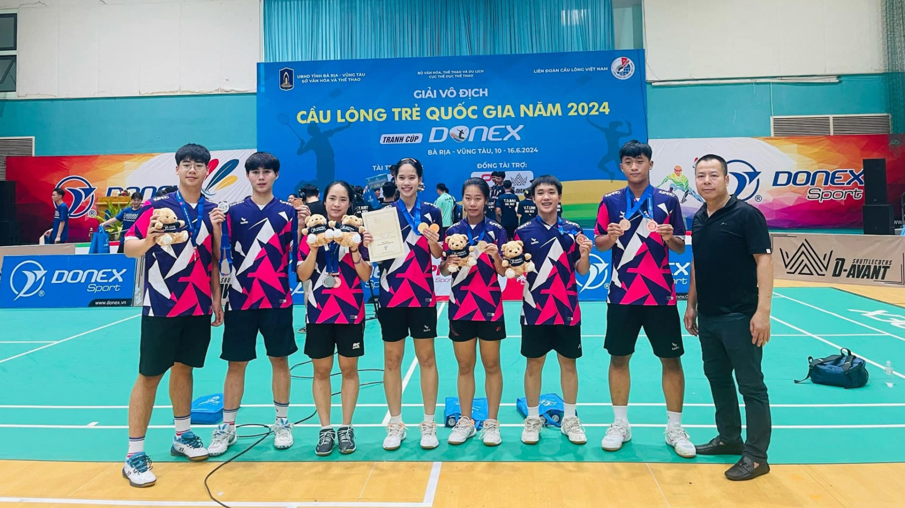Đội tuyển Cầu lông tỉnh Lâm Đồng tham dự giải