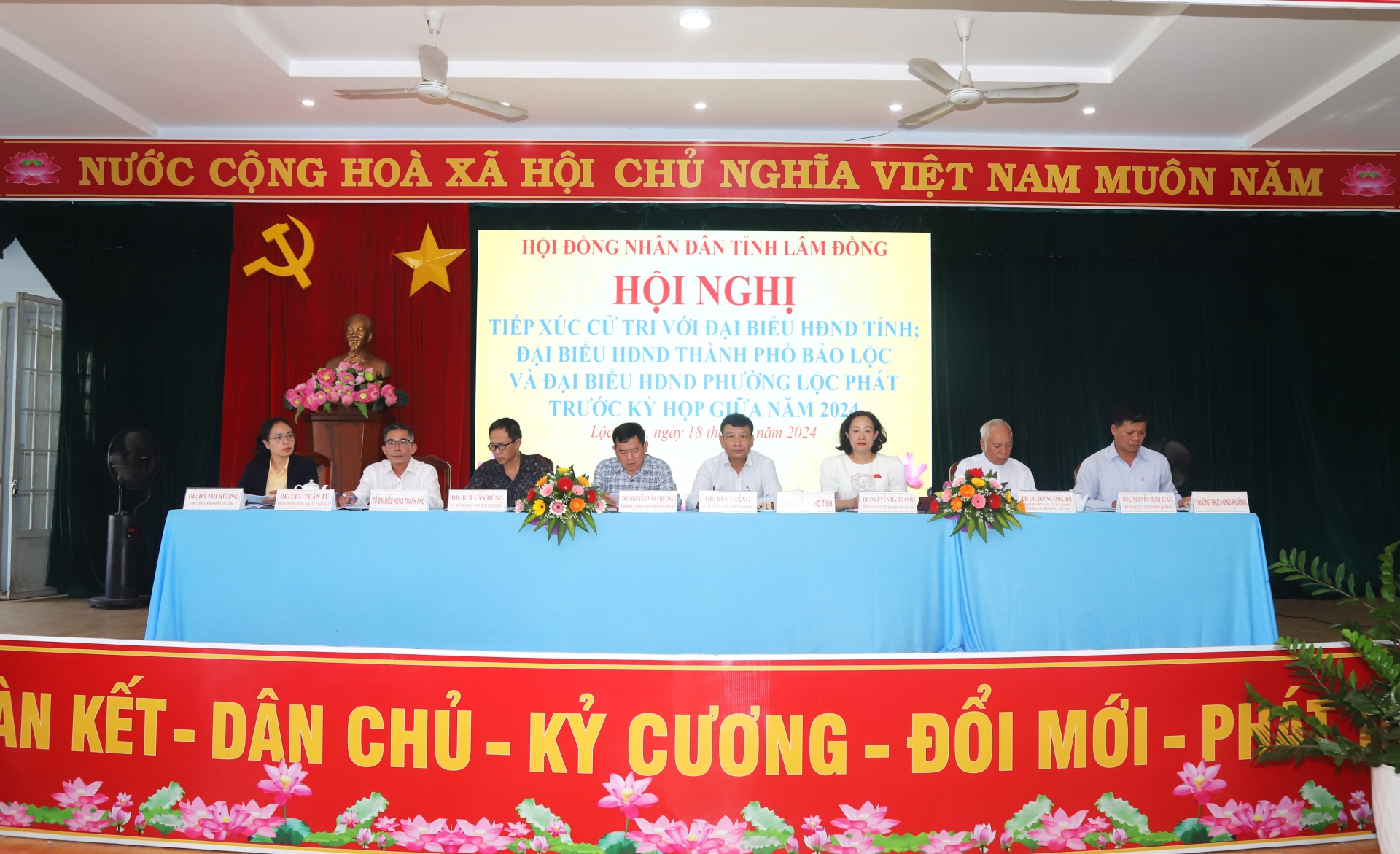 Tổ đại biểu số 14 HĐND tỉnh Lâm Đồng và HĐND TP Bảo Lộc tiếp xúc với cử tri phường Lộc Phát