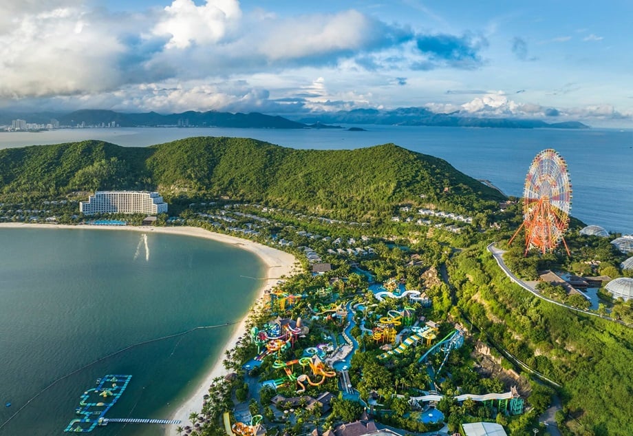 thành phố biển Nha Trang được ưu ái với tên gọi “Hòn Ngọc Biển Đông”