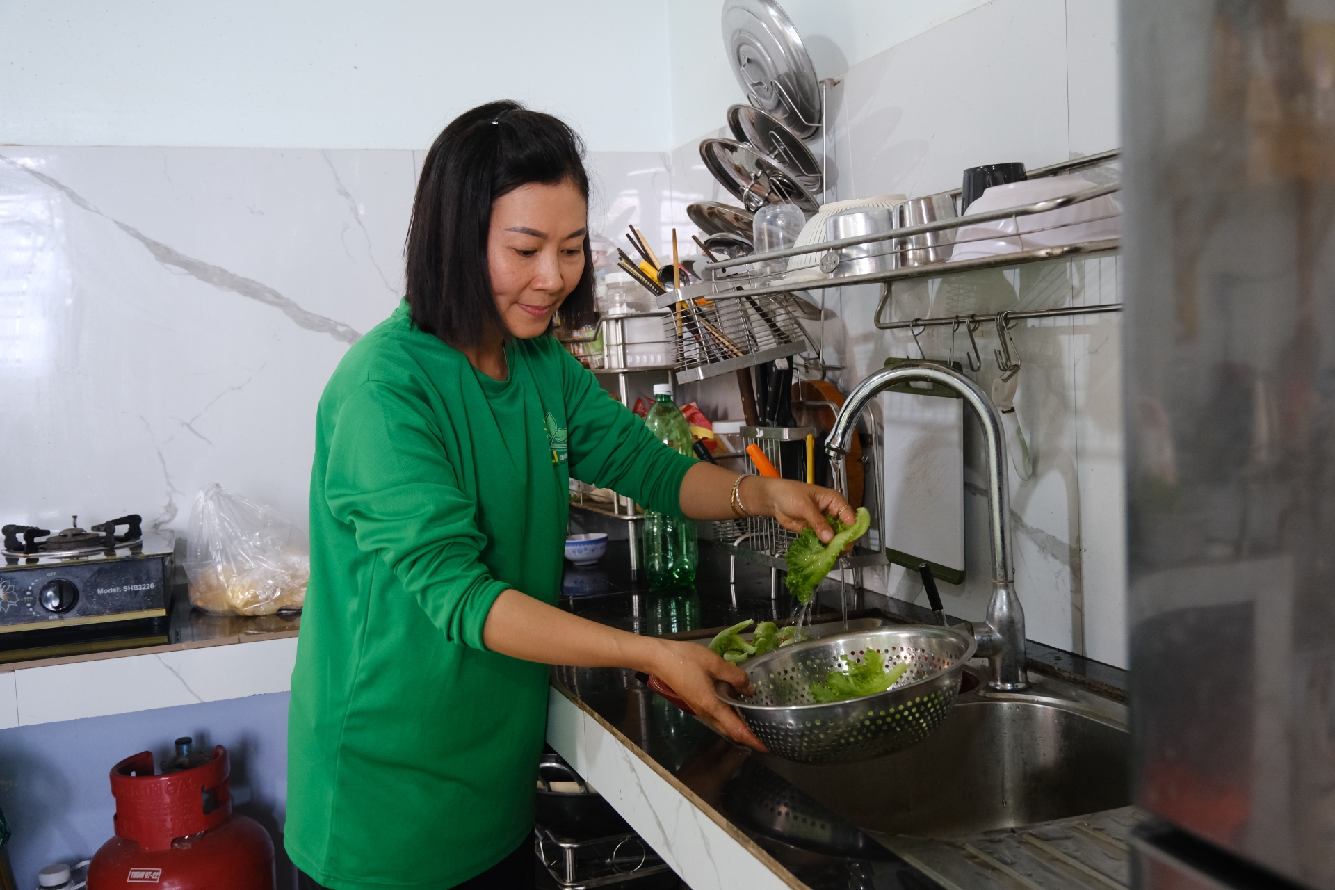 Rau sạch từ Meli Green Farm được sử dụng chính trong mỗi bữa cơm gia đình chị Trang