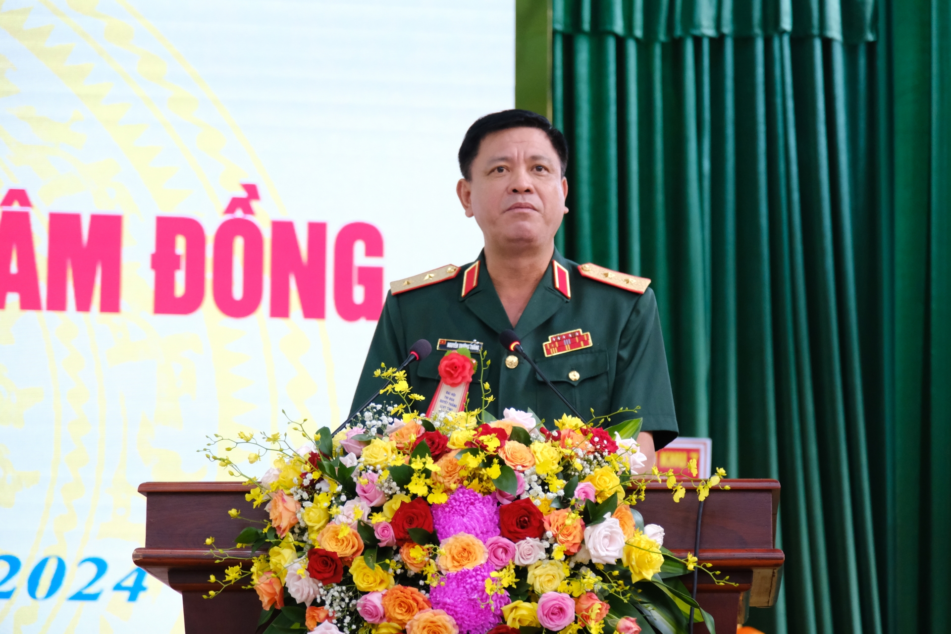 Trung tướng Nguyễn Trường Thắng, Ủy viên Ban Chấp hành Trung ương Đảng, Tư lệnh Quân khu 7 phát biểu chỉ đạo tại Đại hội 