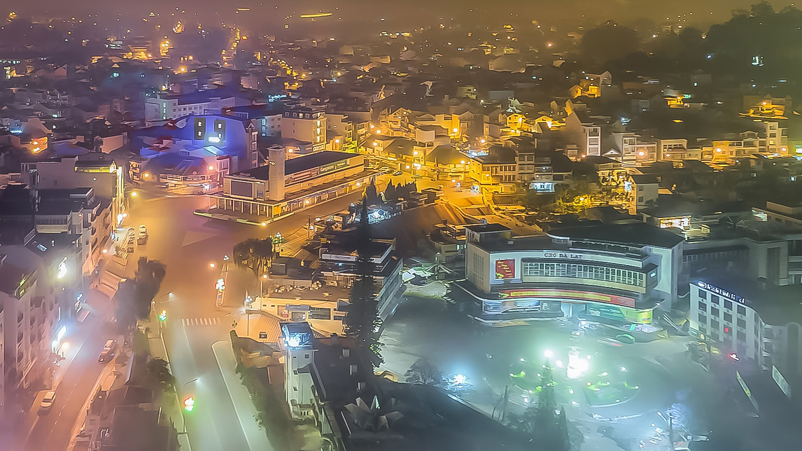 Chợ Đà Lạt một đêm sương