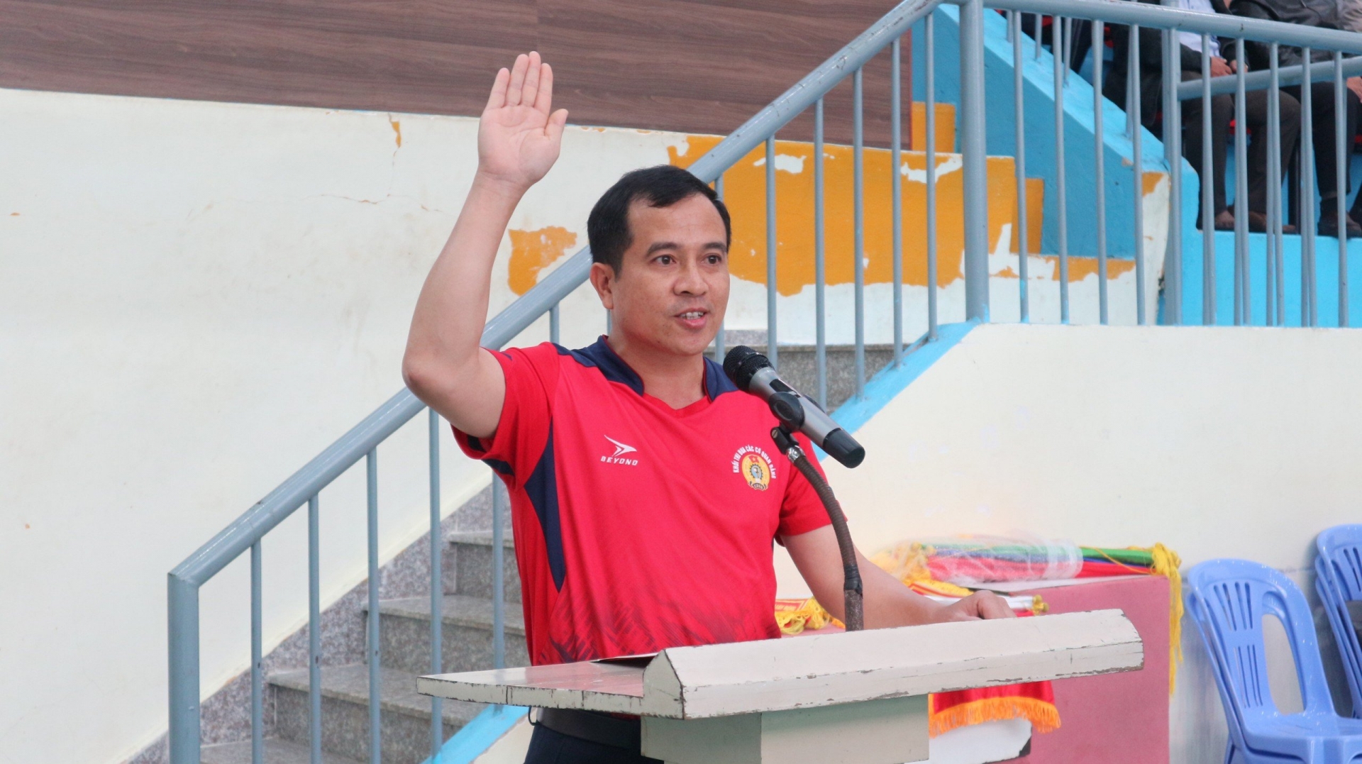 VĐV Nguyễn Duy Danh, CĐCS báo Lâm Đồng thay mặt 200 VĐV tuyên thệ thi đấu với tinh thần thể thao trong sáng