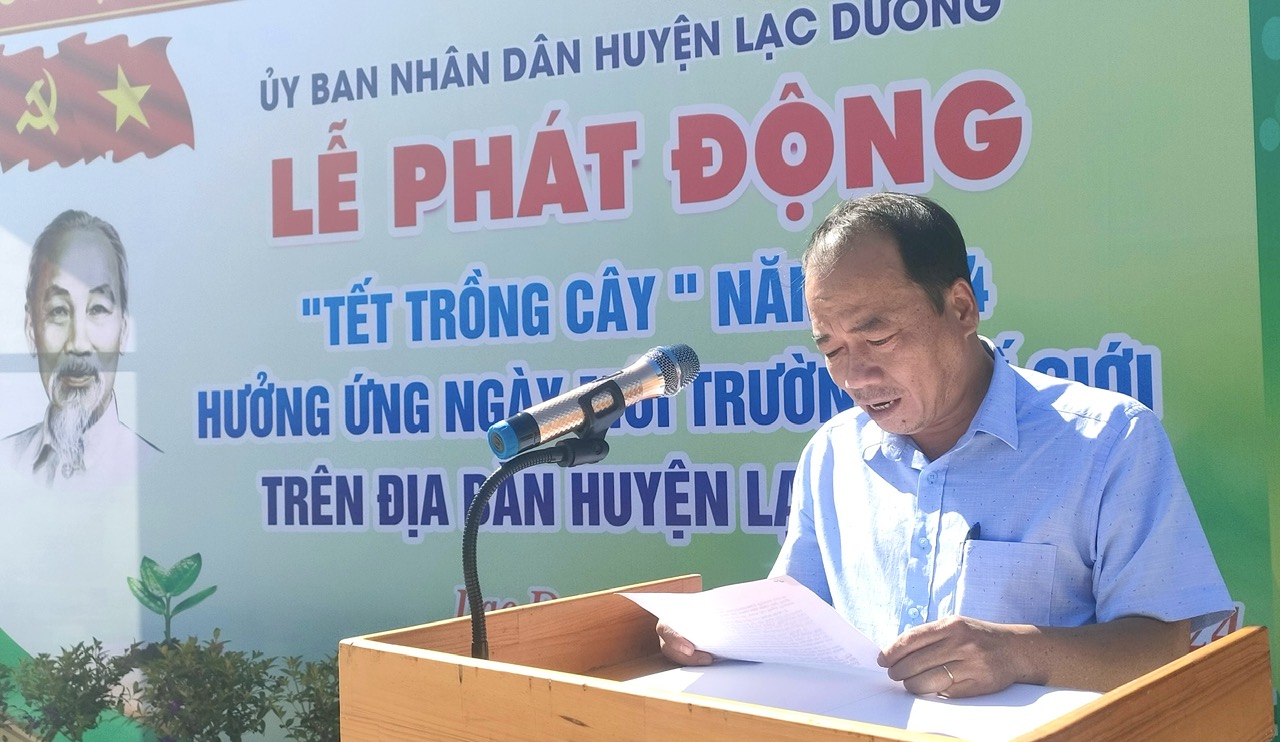 Phó Chủ tịch UBND huyện Lê Chí Quang Minh Phát biểu phát động Tết trồng cây năm 2024 và hưởng ứng ngày Mội trường thế giới, 