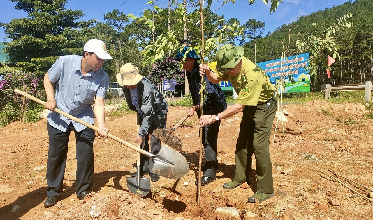 Lạc Dương: Phát động Tết trồng cây năm 2024 và hưởng ứng ngày Môi trường thế giới