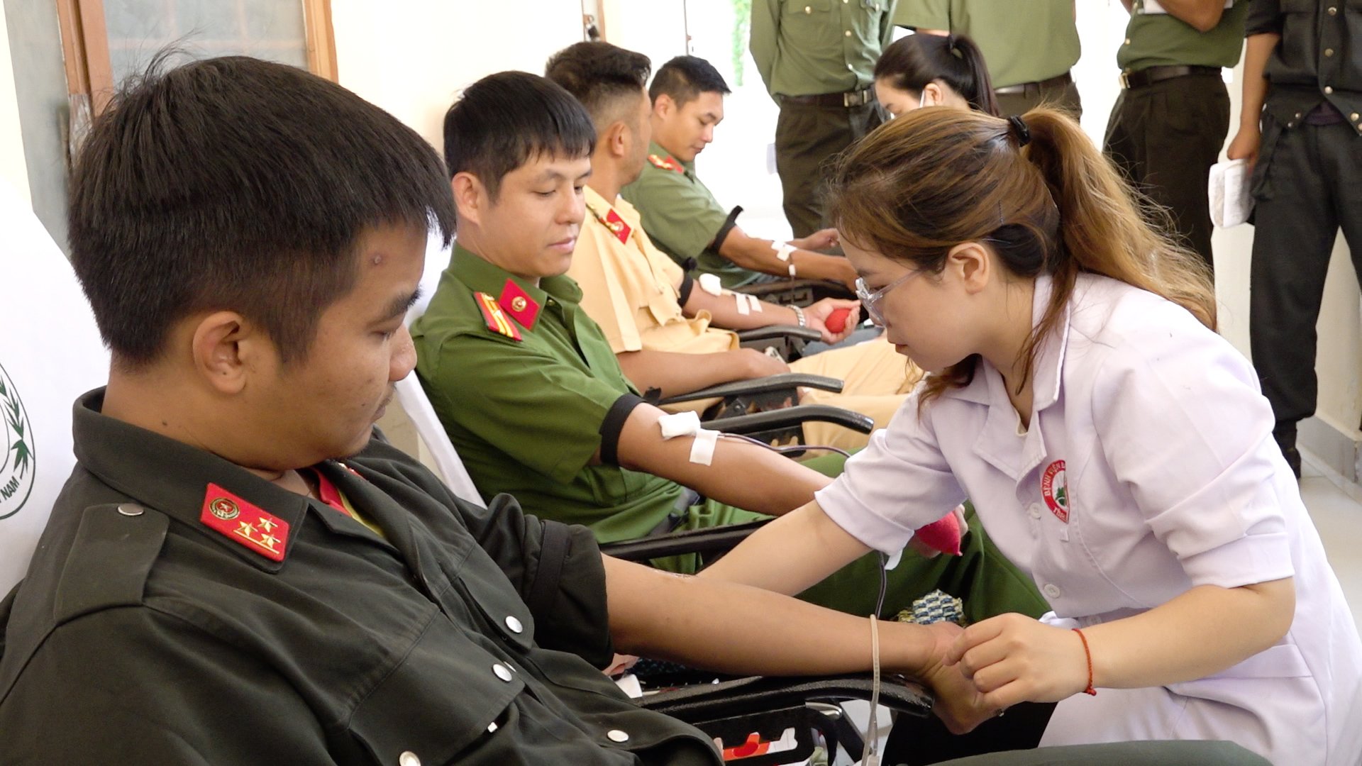 150 cán bộ, chiến sĩ công an tham gia hiến máu tình nguyện