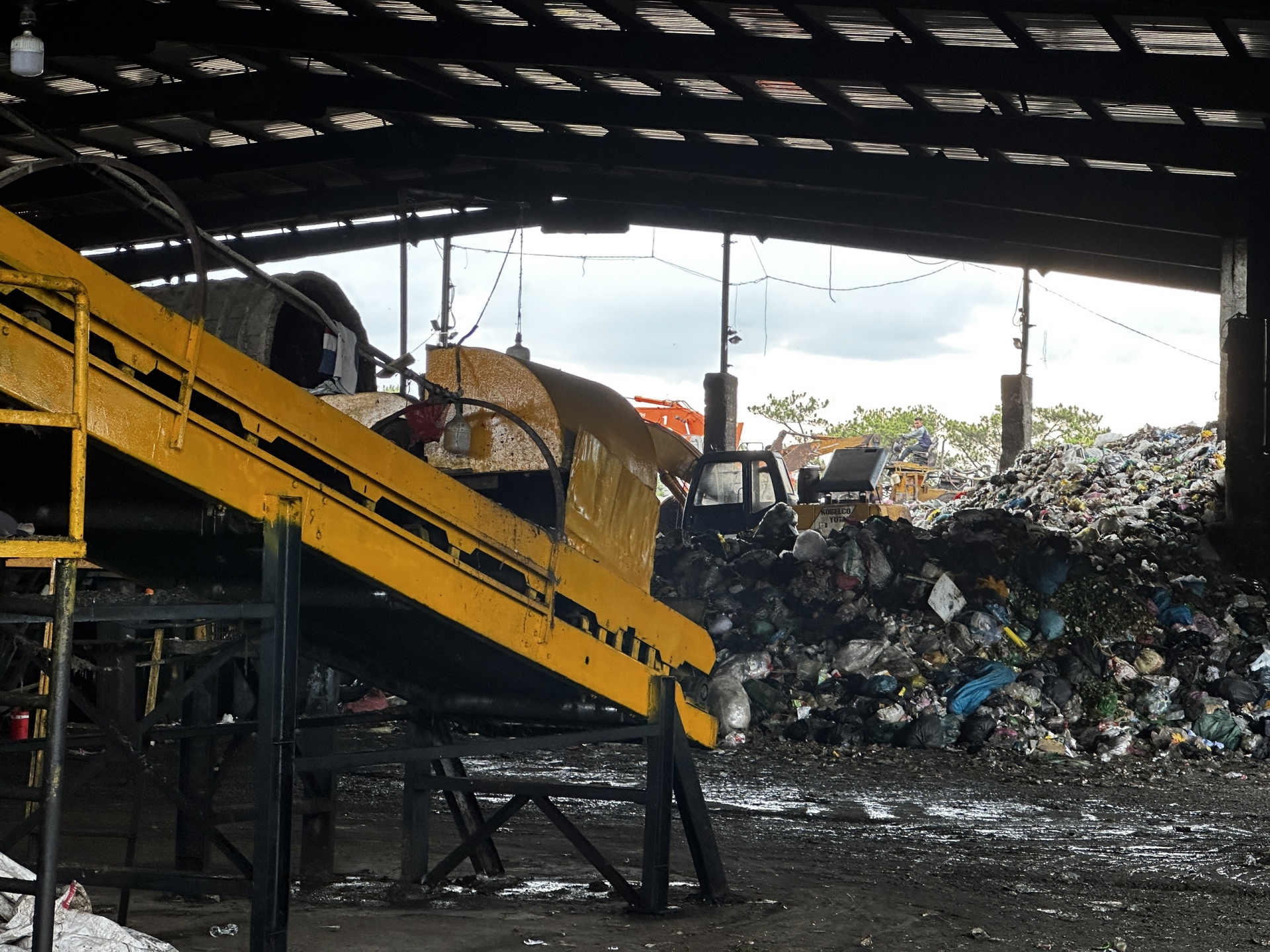 Đà Lạt: Nhà máy xử lý rác thải thông báo ngưng tiếp nhận rác