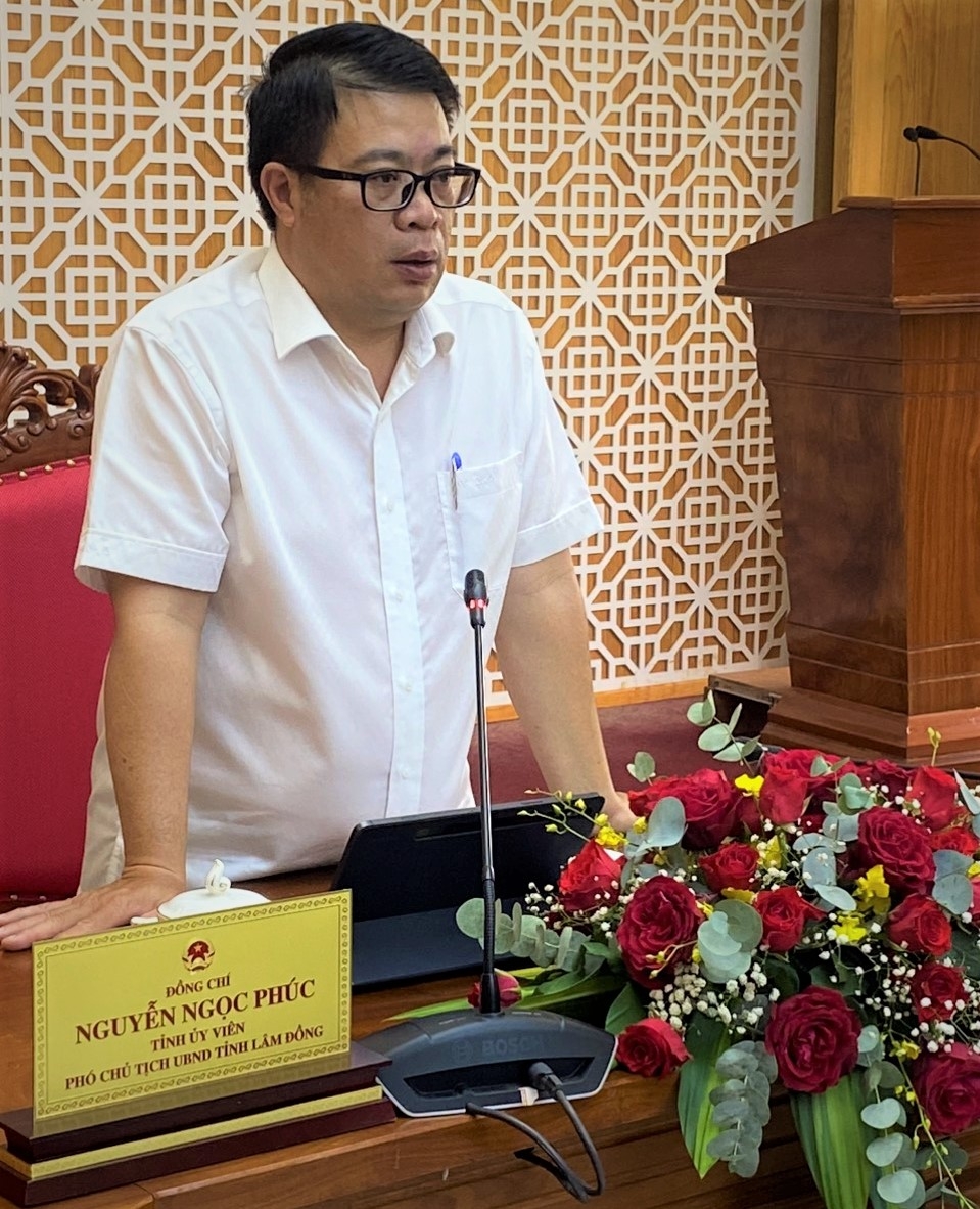 Phó Chủ tịch UBND tỉnh Lâm Đồng Nguyễn Ngọc Phúc chủ trì hội nghị trực tuyến