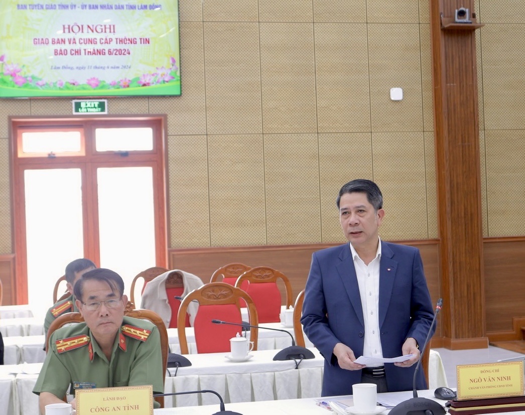 Ông Ngô Văn Ninh - Người phát ngôn của UBND tỉnh thông tin tình hình thực hiện kế hoạch kinh tế - xã hội tháng 5