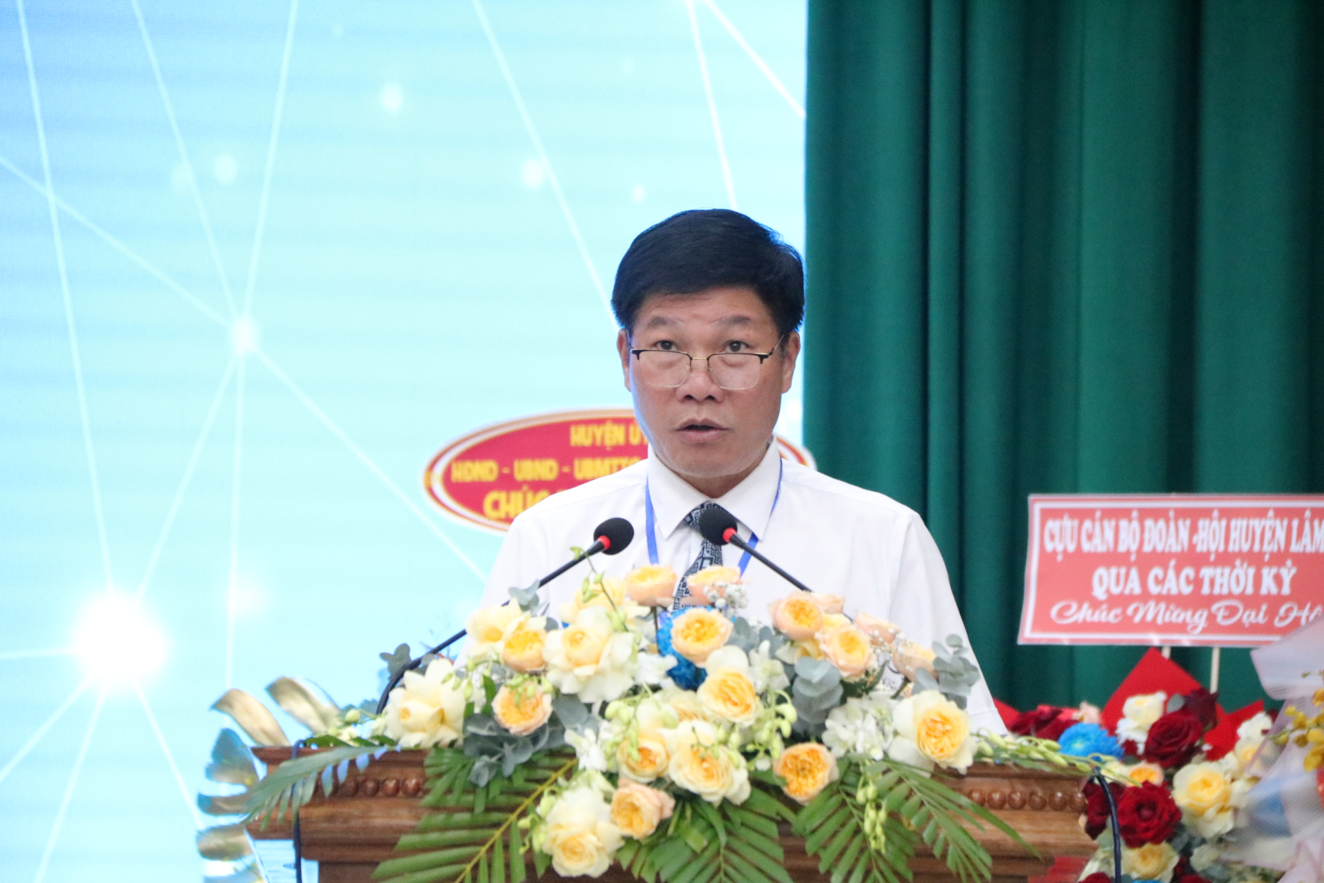 Đồng chí Nguyễn Văn Tân - Phó Bí thư Thường trực Huyện ủy Lâm Hà phát biểu chỉ đạo