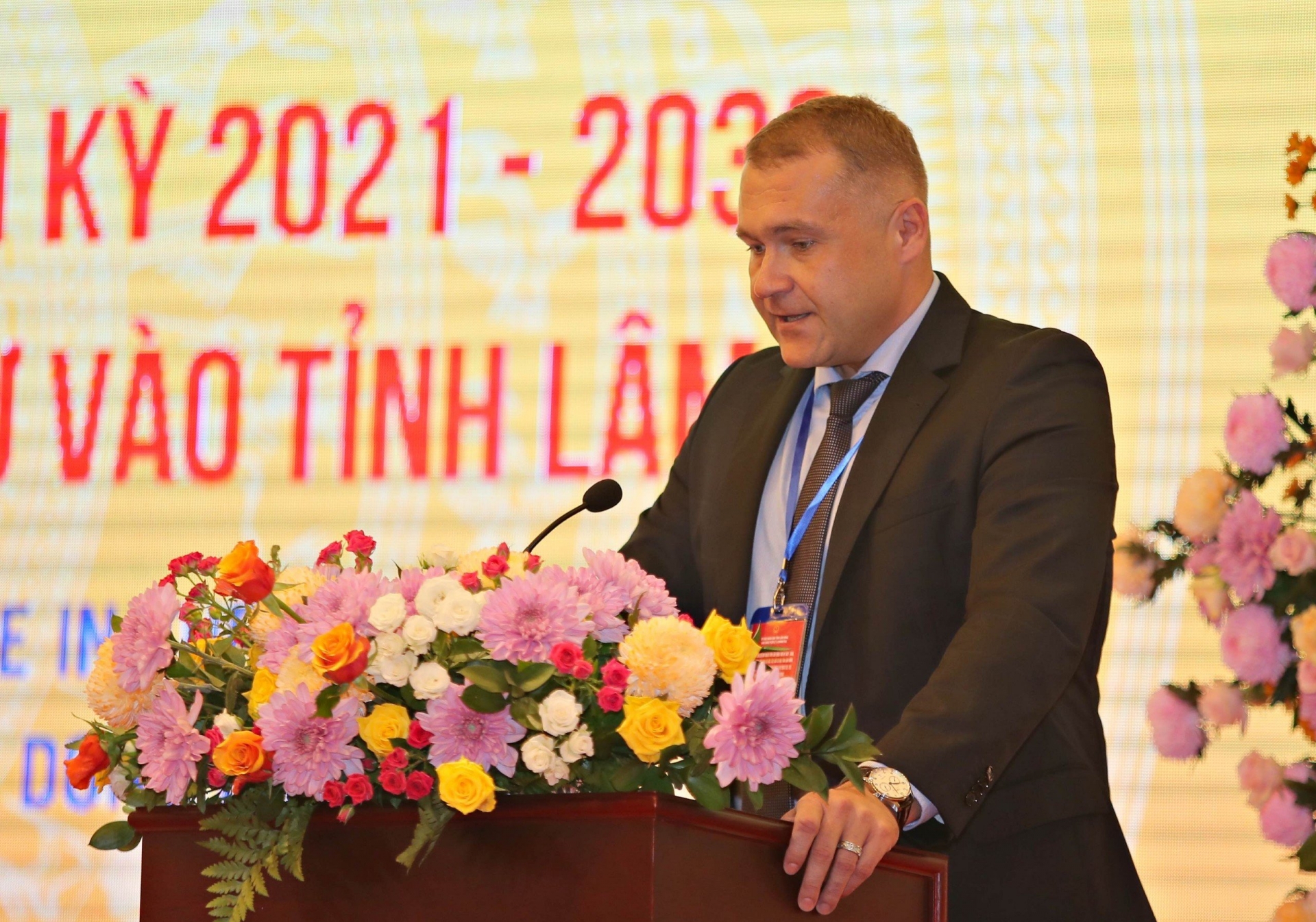 Ông Karol Sieradzki - Tổng Giám đốc Cty TNHH Sợi Đà Lạt phát biểu tại hội nghị