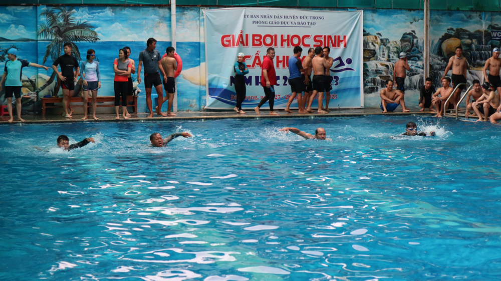 Tập huấn bơi an toàn, phòng chống đuối nước trẻ em năm 2023