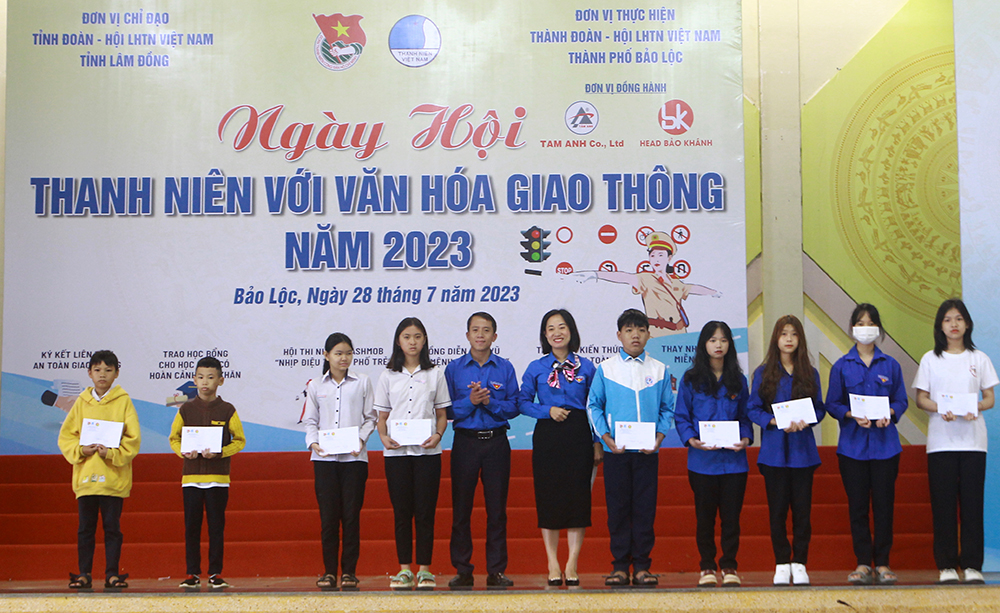 Tuổi trẻ Bảo Lộc với ngày hội văn hóa giao thông