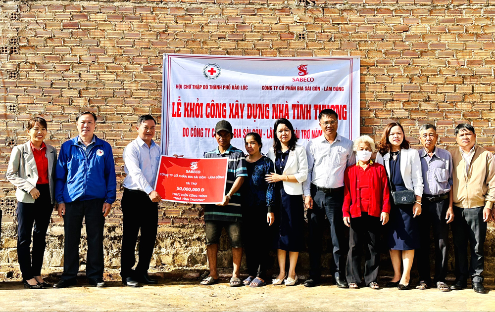 Bảo Lộc: Khởi công xây dựng nhà tình thương cho hộ nghèo 