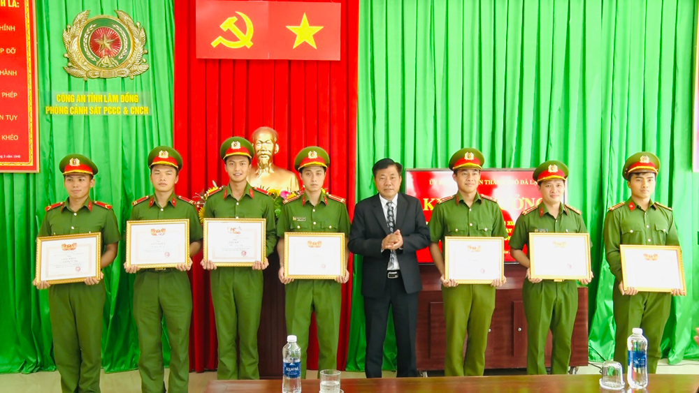 Đà Lạt : Khen thưởng tập thể và cán bộ, chiến sỹ Phòng Cảnh sát PCCC và CNCH – Công an tỉnh Lâm Đồng