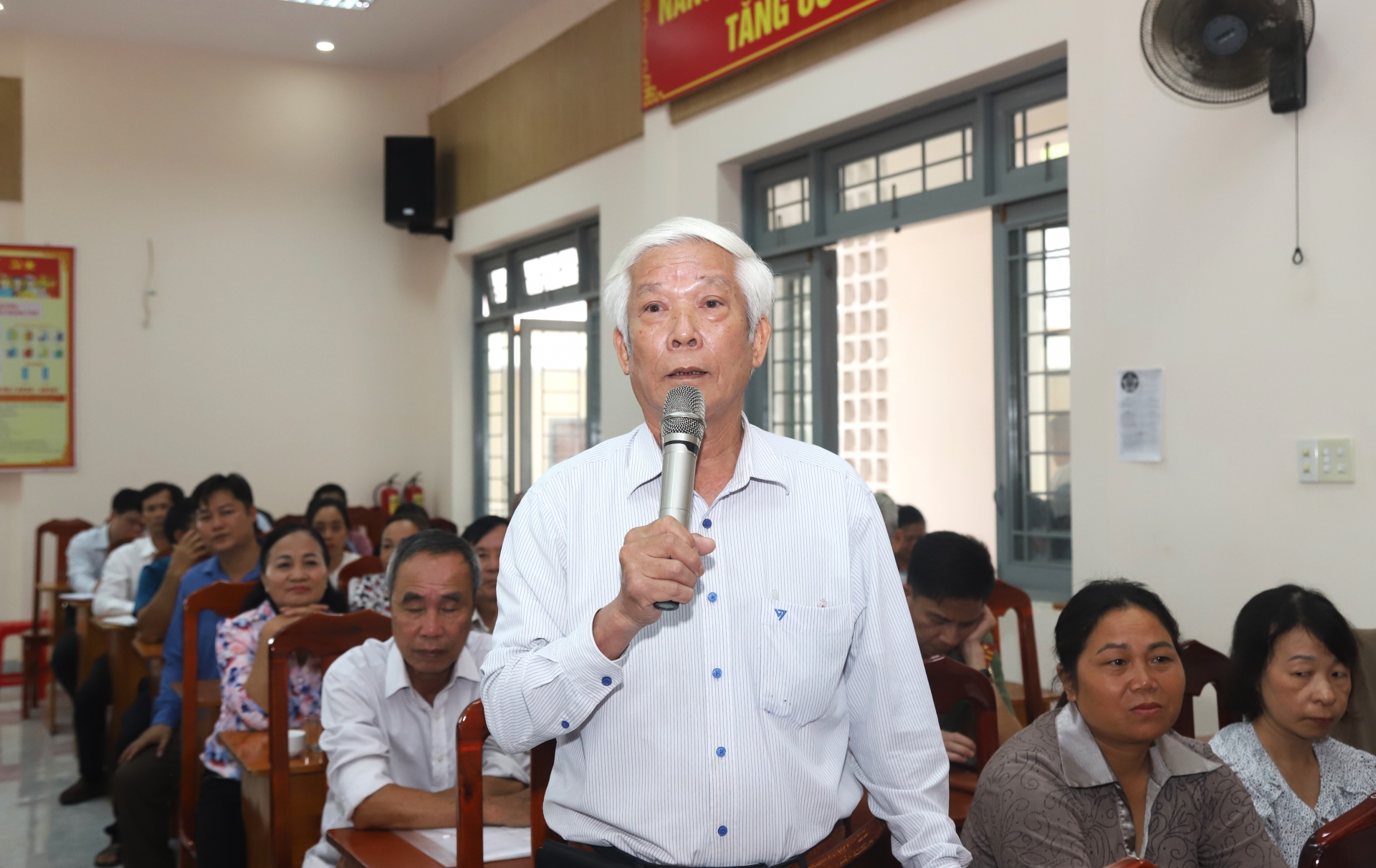Nhiều cử tri TP Bảo Lộc kiến nghị nhiều vấn đề bất cập liên quan đến quy hoạch khoáng sản theo Quyết định 866 của Thủ tướng Chính phủ