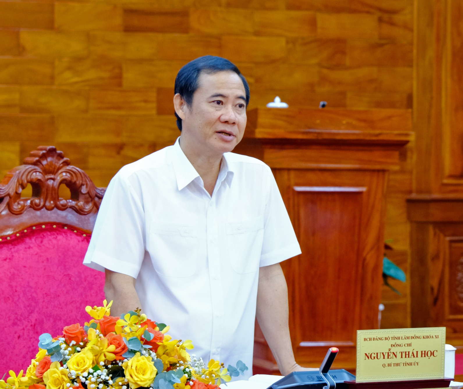 Đồng chí Quyền Bí thư Tỉnh ủy Nguyễn Thái Học phát biểu kết luận Hội nghị