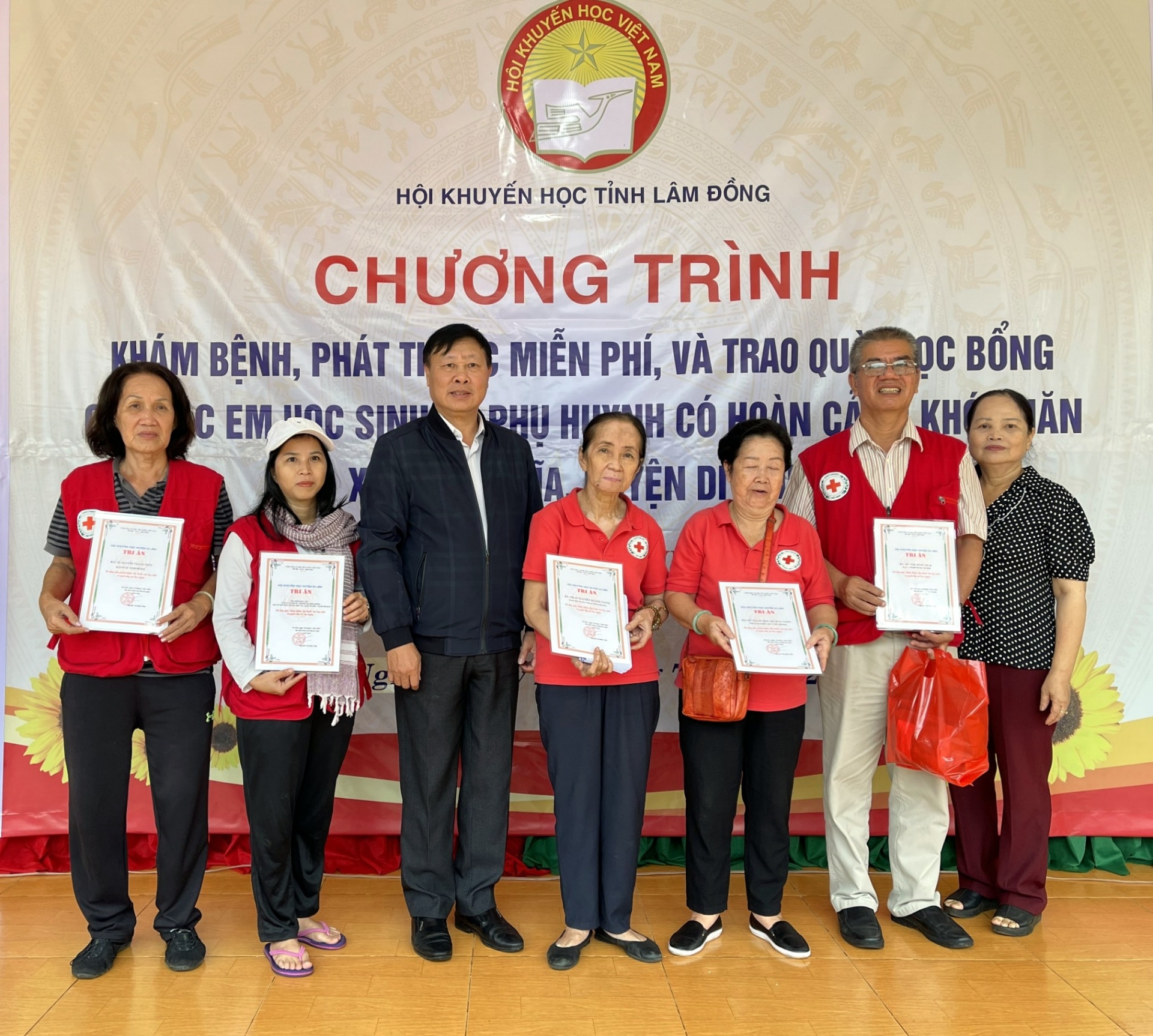 Hội Khuyến học tỉnh Lâm Đồng ghi nhận tấm lòng vàng của các nhà tài trợ