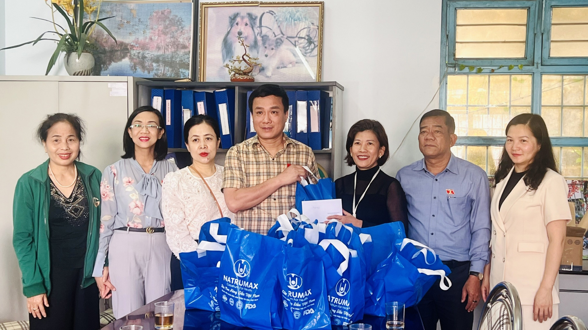 Đoàn lãnh đạo tỉnh Hải Dương và Đoàn ĐBQH Lâm Đồng viếng Nghĩa trang Liệt sĩ Đà Lạt và đi thăm, tặng quà các đối tượng bảo trợ xã hội