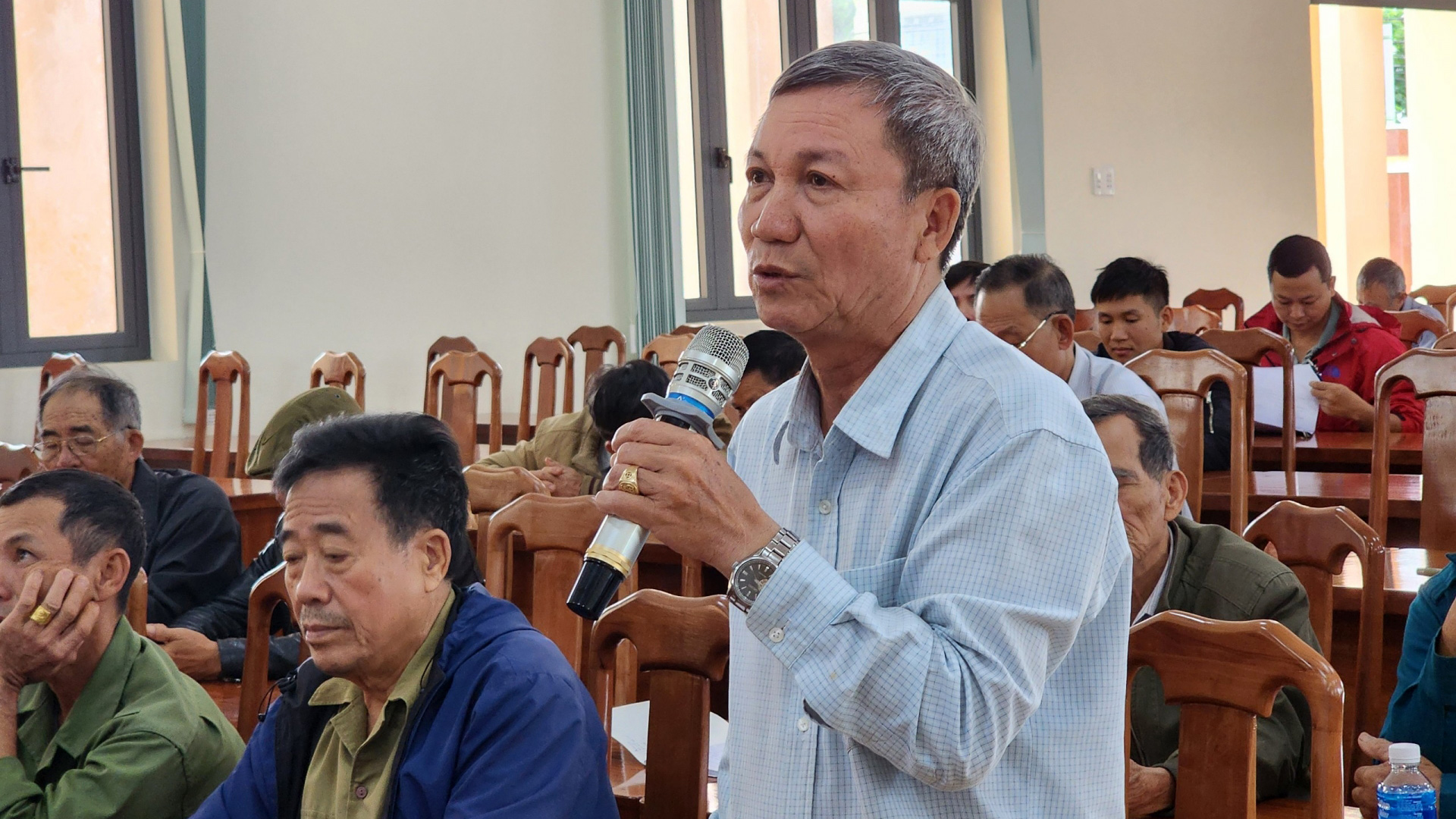 Đại biểu HĐND tỉnh và huyện Di Linh tiếp xúc cử tri sau kỳ họp giữa năm