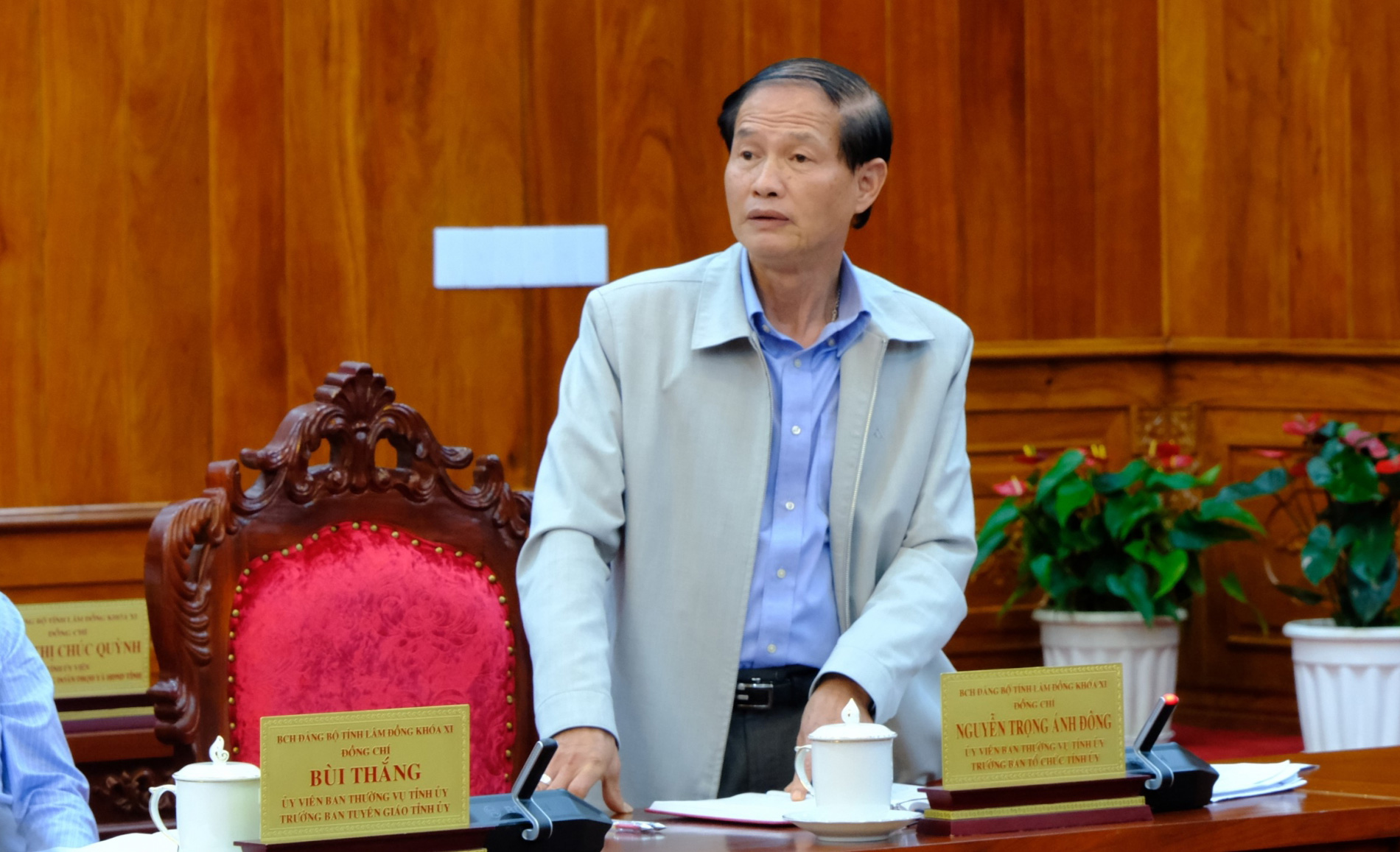 Trưởng Ban Tổ chức Tỉnh ủy Nguyễn Trọng Ánh Đông nêu ý kiến về công tác chuẩn bị cho Đại hội Đảng các cấp