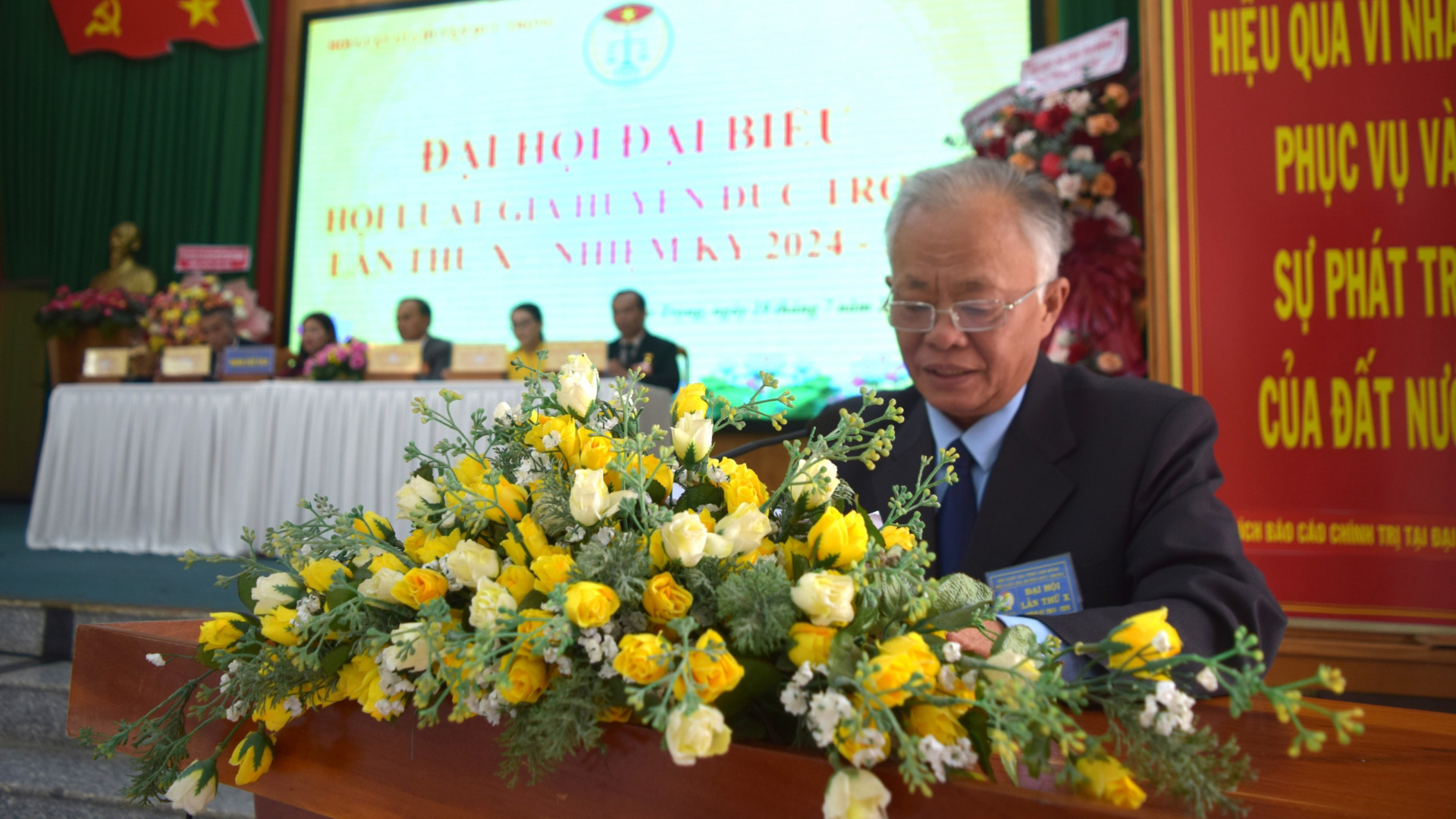 Ông Lê Hồng Khánh – Phó Bí thư Thường trực Huyện ủy, phát biểu tại hội nghị